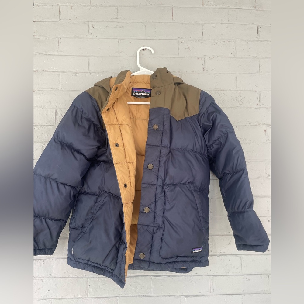 Patagonia kid’s snap close jacket size M